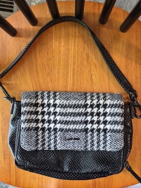 Calvin Klein Houndstooth Shoulder Bag